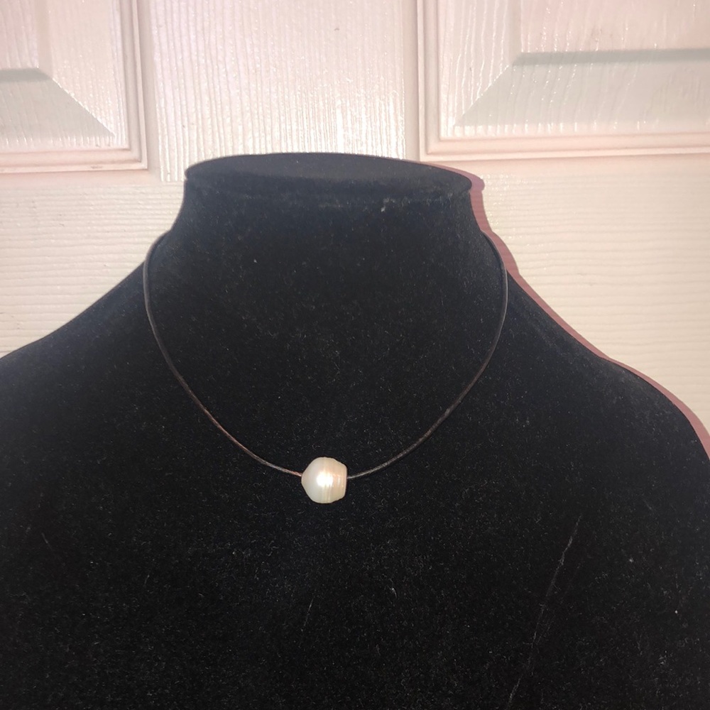 Pearl choker